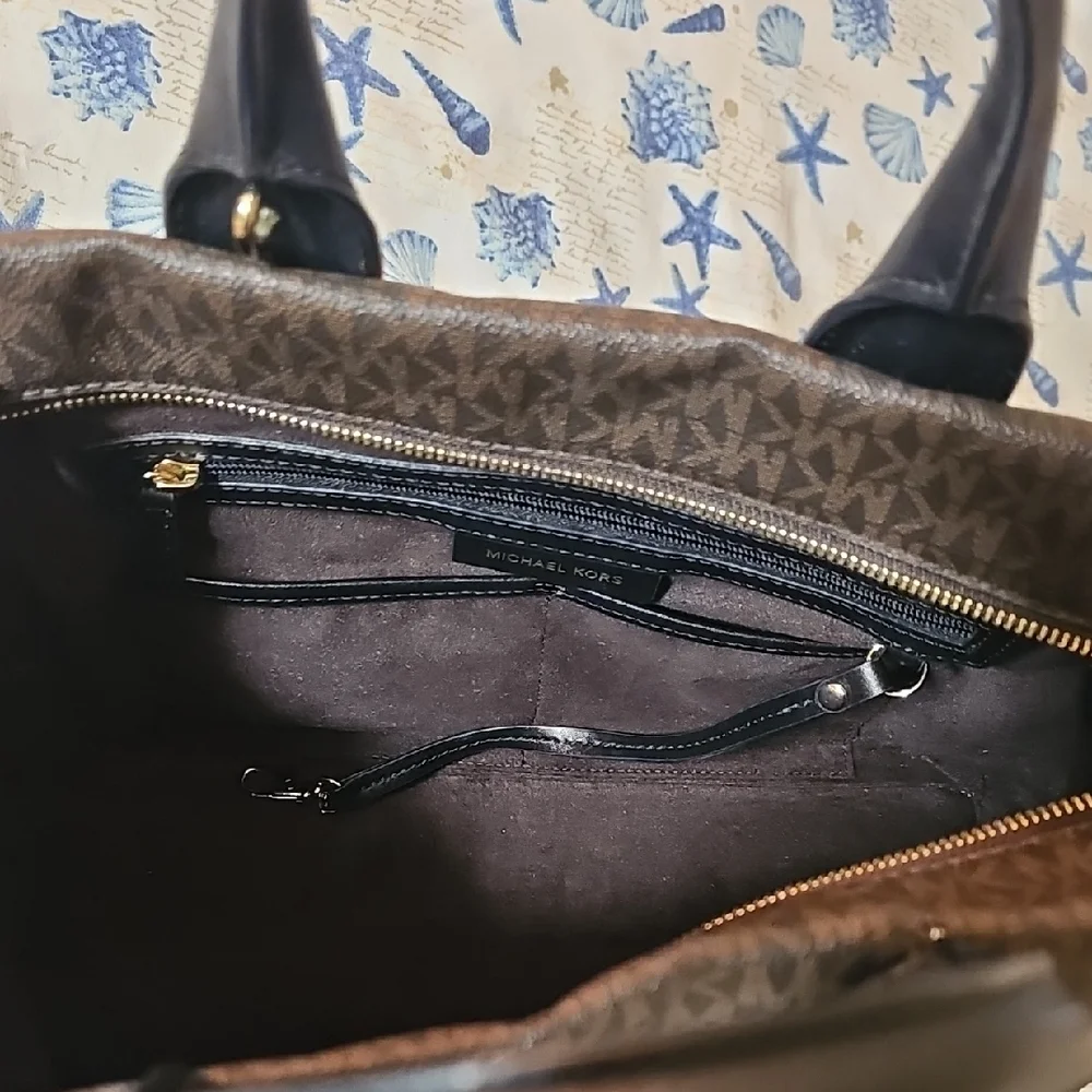 Michael Kors Black/Brown Logo Rollins LARGE Satchel - Picture 10 of 13